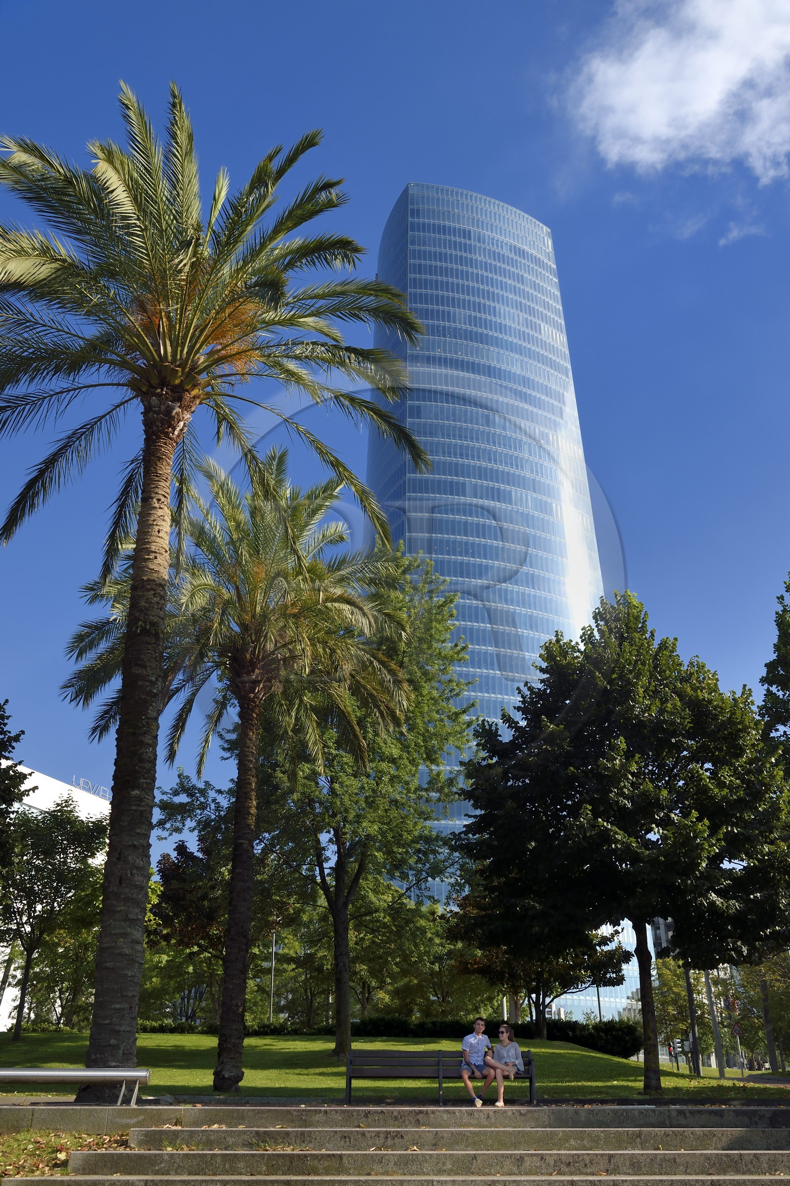 Espagne, Pays basque espagnol, Biscaye, Bilbao, la Tour Iberdrola de l'architecte argentin César Pelli, gratte-ciel de 165 mètres