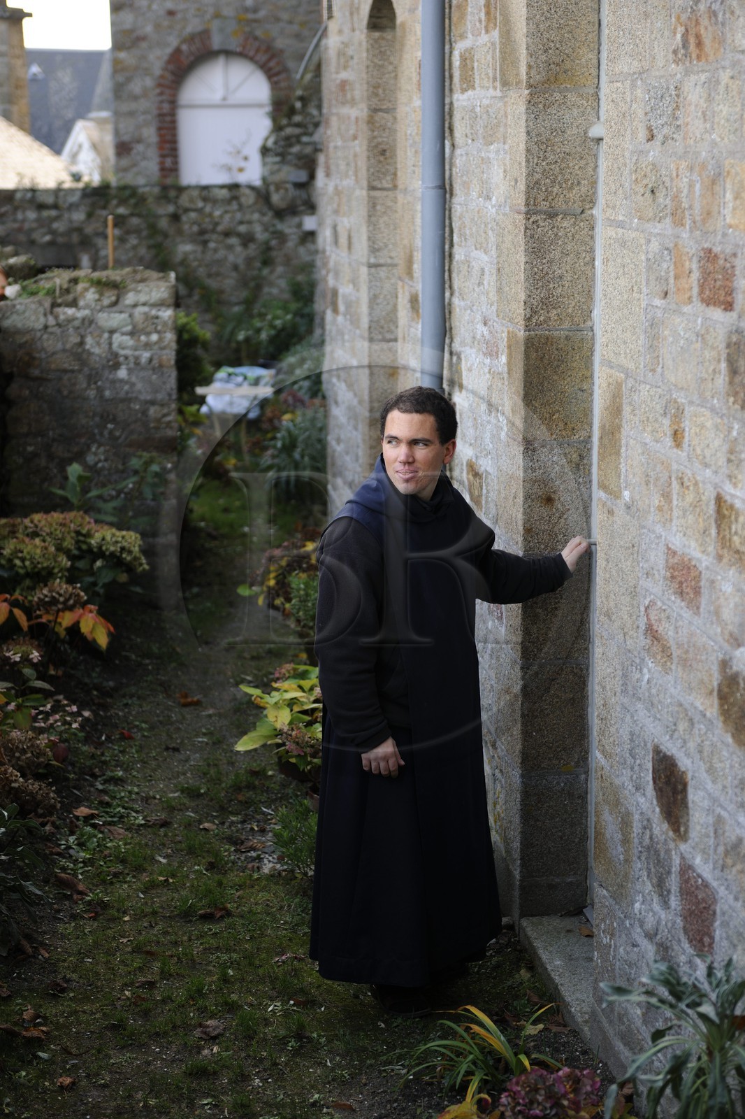 France, Manche (50), l'abbaye du Mont-Saint-Michel, classé Patrimoine Mondial de l'UNESCO, le frère Sébastien, moine des Fraternités Monastiques de Jérusalem