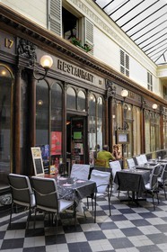 France, Paris (75), Galerie Vero-Dodat entre la rue Jean-Jacques-Rousseau et la rue du Bouloi, restaurant Le Vero-Dodat