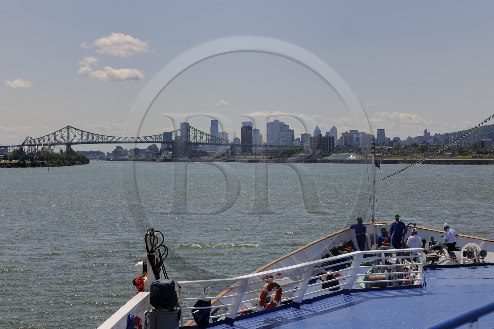 Canada, province de Québec, Montréal, la ville et le pont Jacques-Cartier sur le fleuve Saint-Laurent