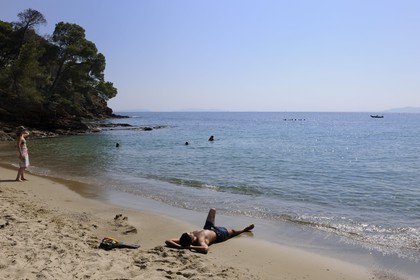 France, Var (83), Le Rayol-Canadel-sur-Mer, Domaine du Rayol, Jardin des Méditerranées, propriété du Conservatoire du Littoral, mention obligatoire, plage du départ du jardin marin