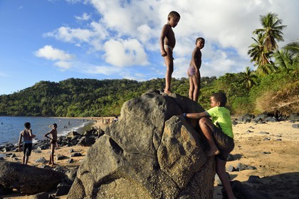France, Mayotte island (French overseas department), Grande-Terre, Sada, kids playing on Tahiti beach (Mtsagnougni) in the Bay of Boueni