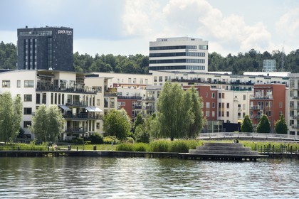 Suède, Stockholm, l'écoquartier Hammarby Sjostad précurseur en matière de développement durable, le lac Hammarby