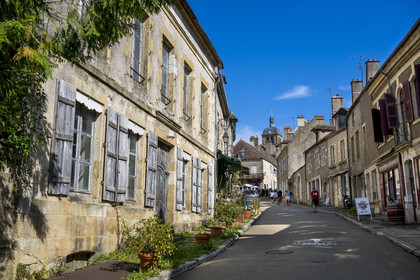 France, Yonne, regional natural park of Morvan, Vézelay, a UNESCO World Heritage site, labelled Les Plus Beaux Villages de France, starting point of one of the main ways to Santiago de Compostela, the main street which goes up towards the basilica, rue Saint Etienne which becomes rue Saint Pierre