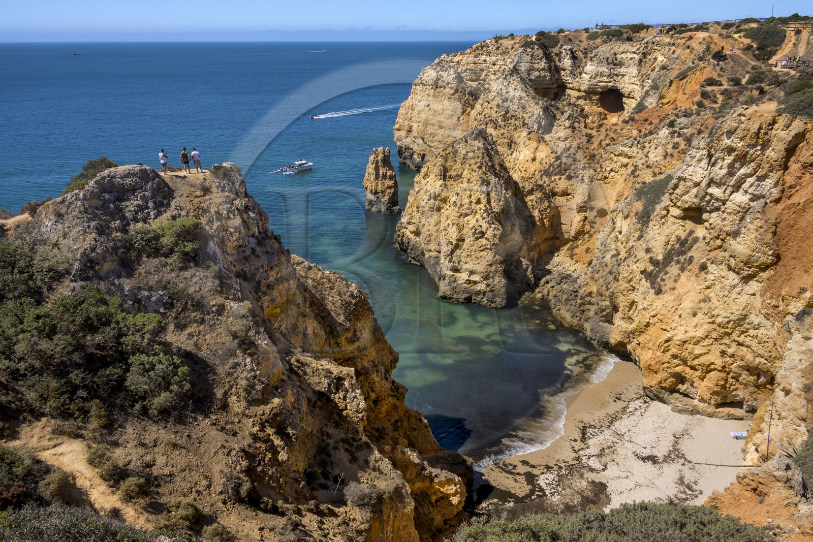 Portugal, Algarve, Lagos, découverte des criques dans les falaises escarpées de la Ponta da Piedade