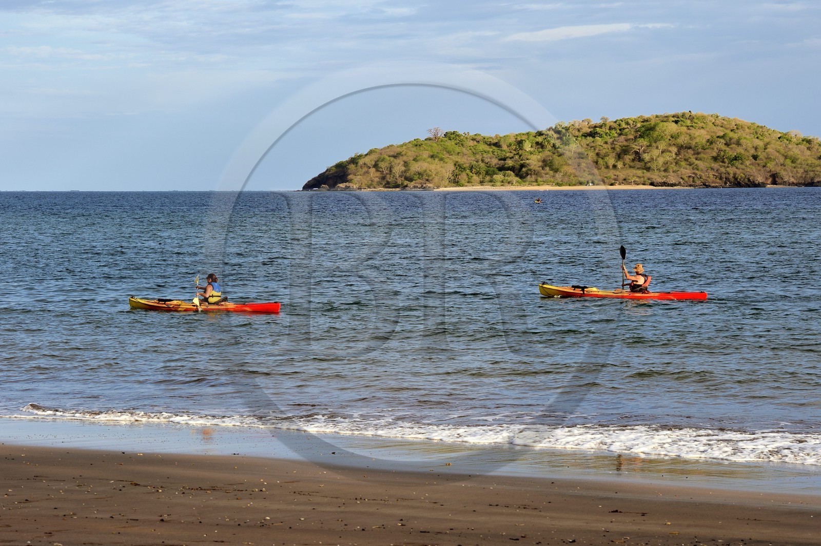 France, Ile de Mayotte, Grande-Terre, Nyambadao, kayak en bordure de la plage de Sakouli