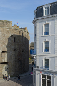 France, Ille-et-Vilaine (35), Côte d'Emeraude, Saint-Malo, la tour Quic-en-Groigne dans la ville intra-muros