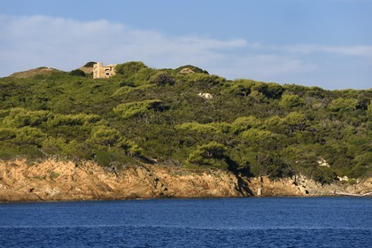 France, Var (83), Iles d'Hyères, parc national de Port Cros, Ile de Port-Cros, fortin sur l'Ile de Bagaud qui est une réserve intégrale