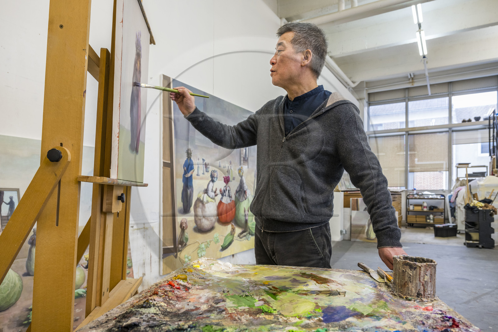 France, the painter Xiao Fan Ru in his workshop in Les Lilas near Paris