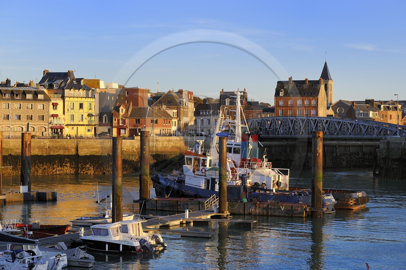 France, Seine-Maritime (76), Dieppe, le port et le quartier du Pollet