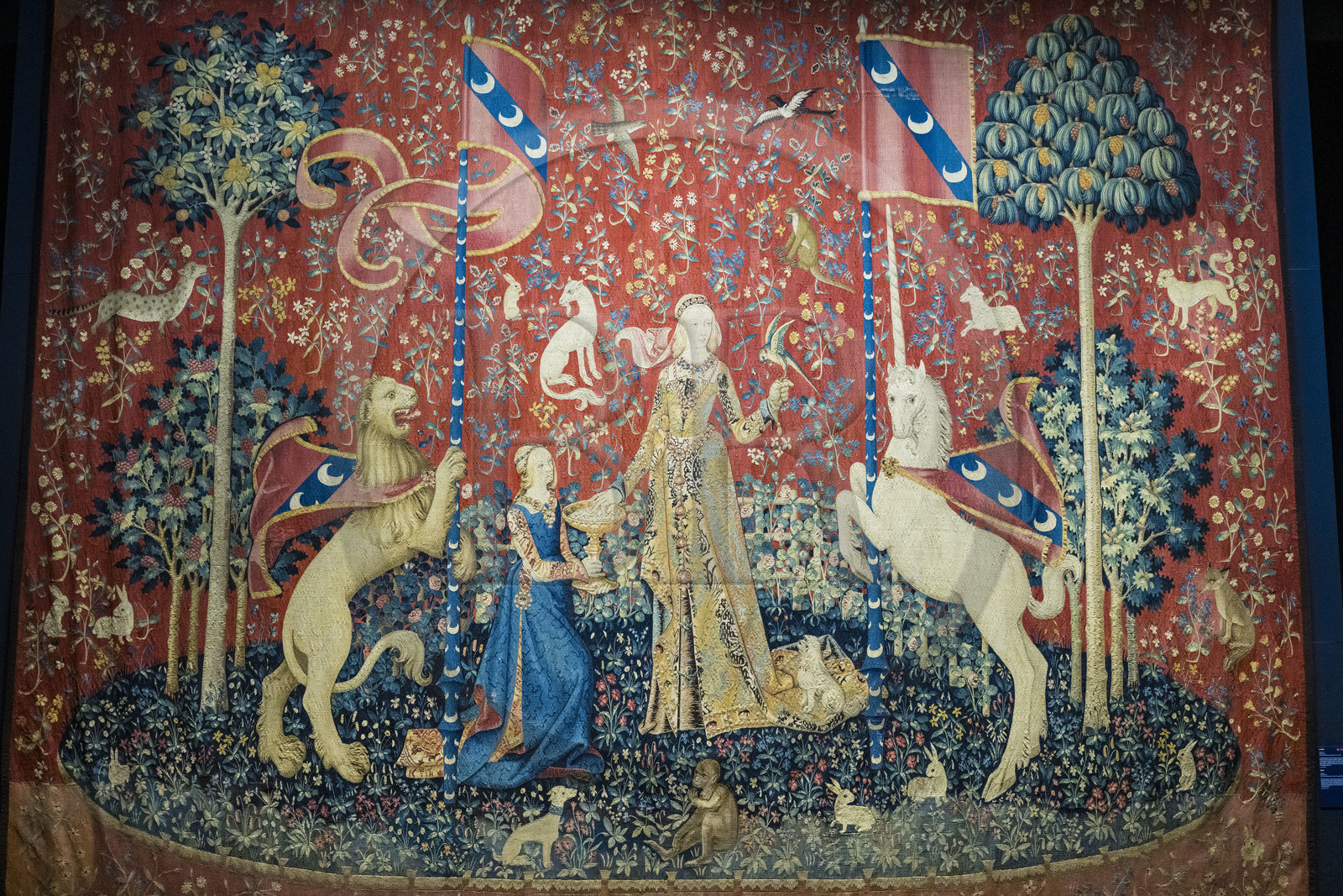 France, Paris (75), Musée de Cluny - Musée national du Moyen-Age, tapisseries de la Dame à la Licorne appelée Le Goût - un des 5 sens (vers 1500, laine et soie)