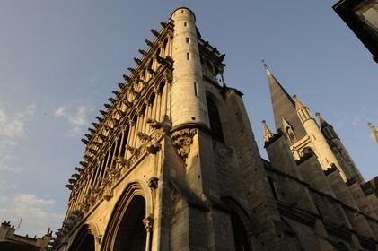 France, Côte d'Or (21), Dijon, l'église Notre-Dame (1230-1250), triple rangées de fausses gargouilles en façade