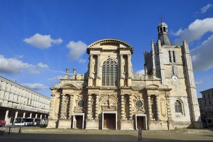 France, Seine Maritime, Le Havre, Notre-Dame cathedral is surrounded by Perret buildings