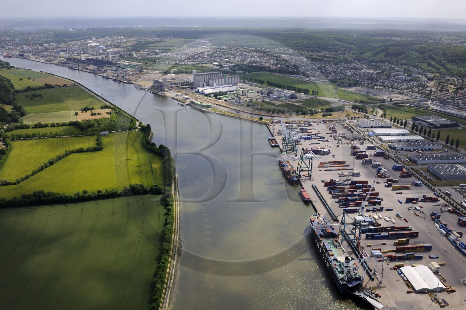 France, Seine-Maritime (76), le Grand Port Maritime de Rouen à Grand-Couronne (vue aérienne)