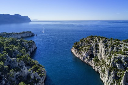 France, Bouches du Rhone, Marseille, National Park of the Calanques, Calanque En Vau (cove) (request for authorization necessary before publication)