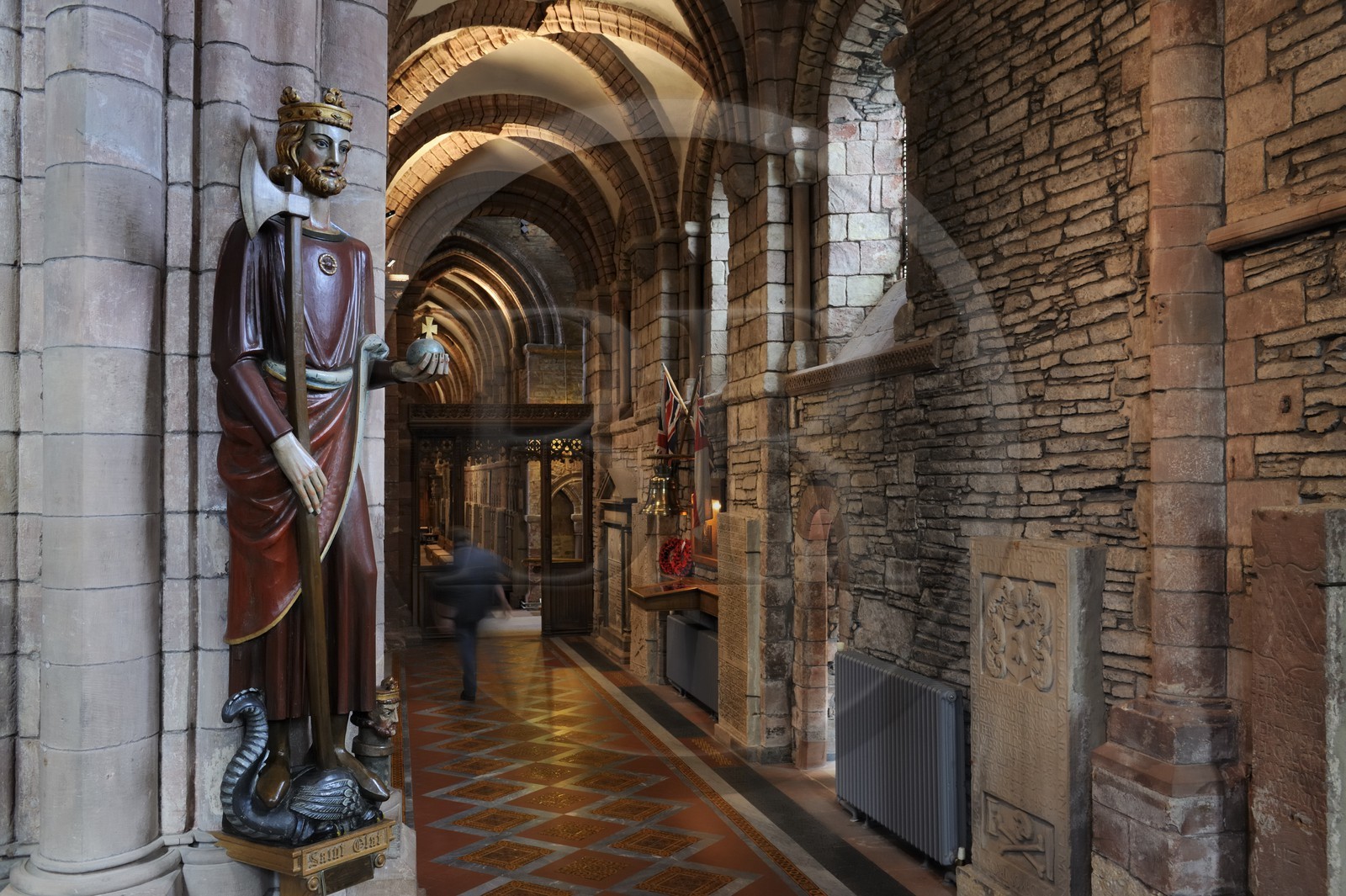 Royaume-Uni, Ecosse, Iles Orcades, Mainland, ville de Kirkwall, la cathédrale Saint-Magnus en grès rouge, Saint Olaf