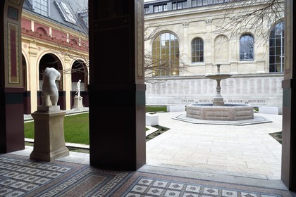 France, Paris, Saint Germain des Pres district, Ecole nationale superieure des Beaux-Arts (Fine Arts school), Cour du Murier