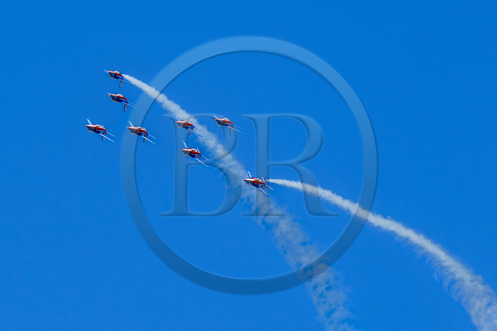 France, Bouches-du-Rhône (13), Salon-de-Provence, base aerienne 701, base de la Patrouille de France (PAF pour Patrouille acrobatique de France) de l'Armée de l'air et de l'espace française, les avions Alphajet effectuent un passage sur le dos