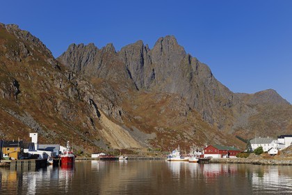 Norvège, Nordland, Iles Lofoten, port de pêche de Ballstad dans l'île de Vestvagoy