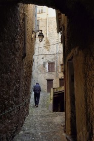 France, Alpes-Maritimes, Roya Valley (Nice hinterland), at the foot of the Mercantour National Park, Saorge, alley and covered crosscut