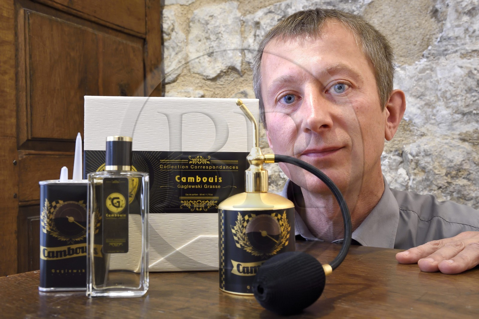 France, Alpes-Maritimes (06), Grasse, le parfumeur Didier Gaglewski présente son parfum Cambouis