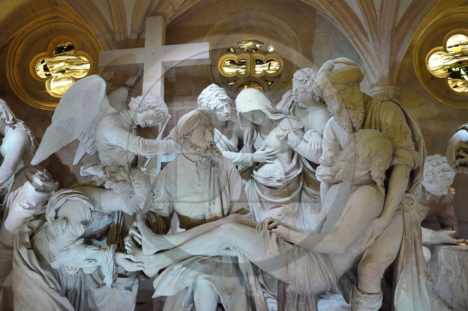 France, Meuse (55), Saint-Mihiel, église Saint-Etienne, le Sépulcre ou mise au tombeau par le sculpteur Ligier Richier (XVIème siècle), le Christ mort porté par Nicodème et Joseph d'Arimathie, avec à ses pieds Marie-Madeleine