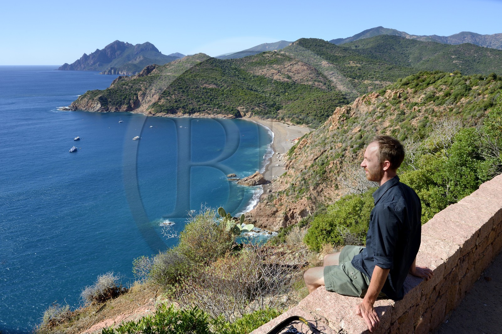 France, Corse-du-Sud (2A), Golfe de Porto, classé Patrimoine Mondial de l'UNESCO, plage de Bussaglia (Serriera)