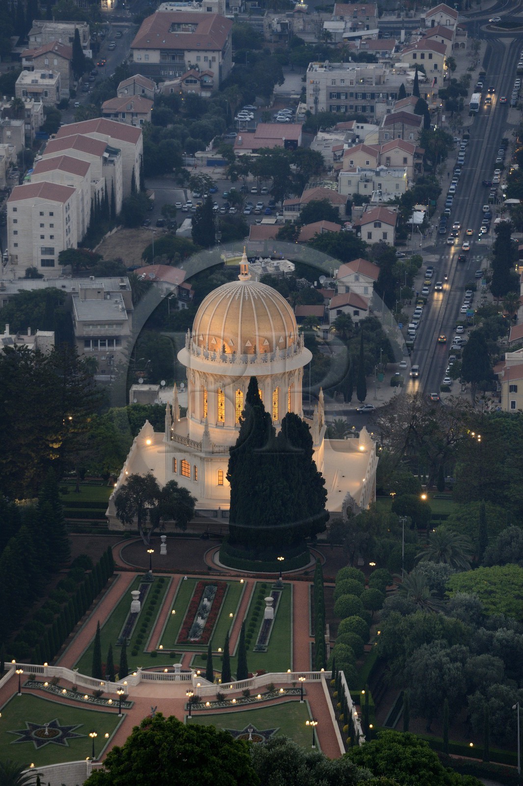 Israel, Haïfa, les jardins en terrasses du mausolée du Báb sur le mont Carmel