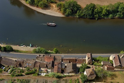 France, Dordogne, Perigord Noir, Dordogne Valley, Beynac et Cazenac, labelled Les Plus Beaux Villages de France (The Most Beautiful villages of France), medieval village