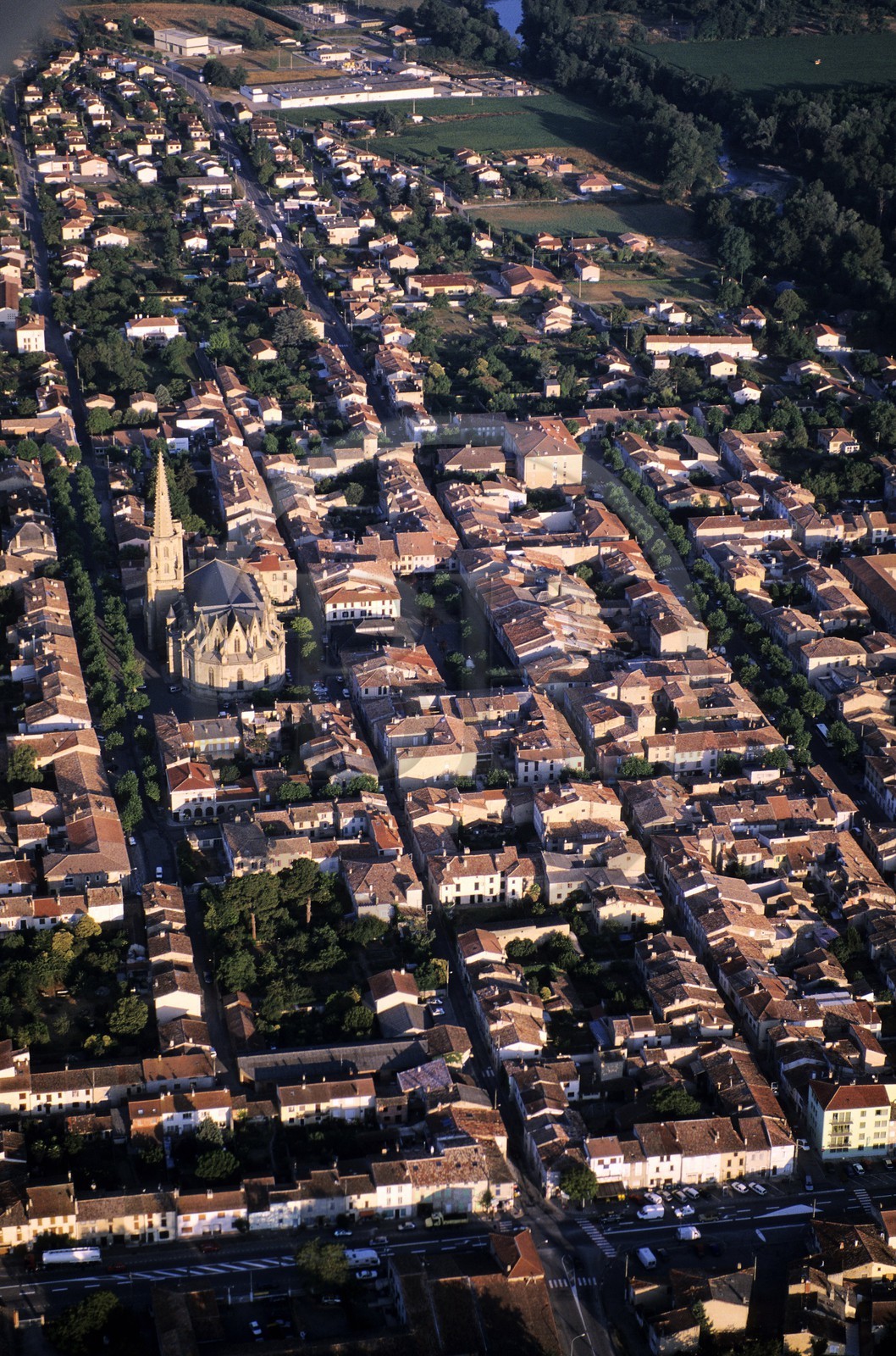 France, Ariège (09), la cité de Mirepoix (vue aérienne)