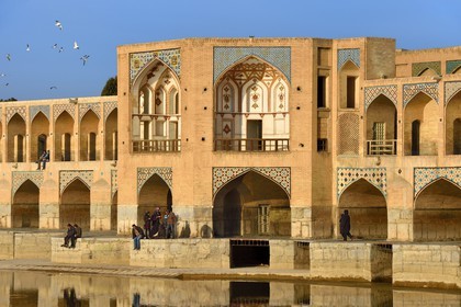 Iran, Isfahan Province, Isfahan, Khaju Bridge on the Zayandeh river