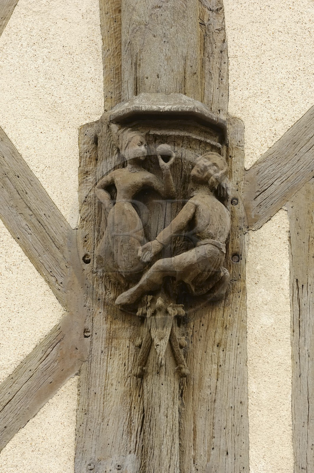 France, Loir et Cher (41), Blois, maison des acrobates du 15è siècle, détail des pans de bois sculptés