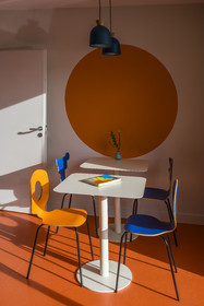 France, Charente-Maritime (17), Royan, le coloré Hotel Seakub à l’architecture des années 50