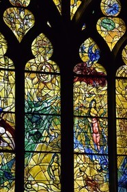 France, Moselle (57), Metz, la cathédrale Saint-Etienne, vitraux du transept nord avec pour sujets des épisodes de l’Ancien Testament par Marc Chagall (XXe siècle) réalisés par l’atelier Simon-Marq à Reims (droits réservés)