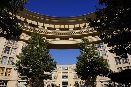 France, Hérault (34), Montpellier, quartier Antigone de l'architecte Ricardo Bofill, place du Nombre d'Or