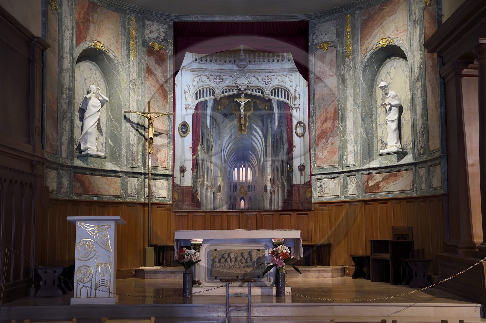 France, Val-de-Marne (94), Bry-sur-Marne, église Saint-Gervais-et-Saint-Protais, diorama de Louis Daguerre France, Val-de-Marne (94), Bry-sur-Marne, église Saint-Gervais-et-Saint-Protais, diorama de Louis Daguerre