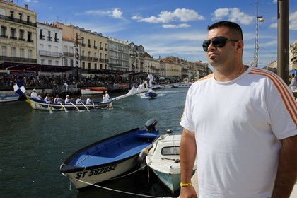 France, Hérault (34), Sète, canal Royal, fête de la Saint Louis, joutes sètoises, Michaël Arnaud membre de la Lance Amicale Sétoise (LAS)