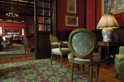 Egypte, Haute Egypte, vallée du Nil, Louxor, bar de l'hotel Old Winter Palace