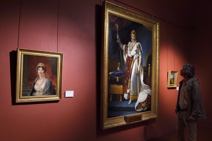 France, Corse-du-Sud (2A), Ajaccio, musée Fesch (musée des beaux-arts), salle de la collection napoléonienne, Laetitia Bonaparte à gauche et le sacre de Napoleon à droite