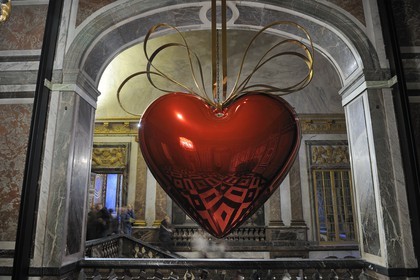 France, Yvelines (78), château de Versailles, classé Patrimoine Mondial de l'UNESCO, oeuvre de l'artiste Jeff Koons