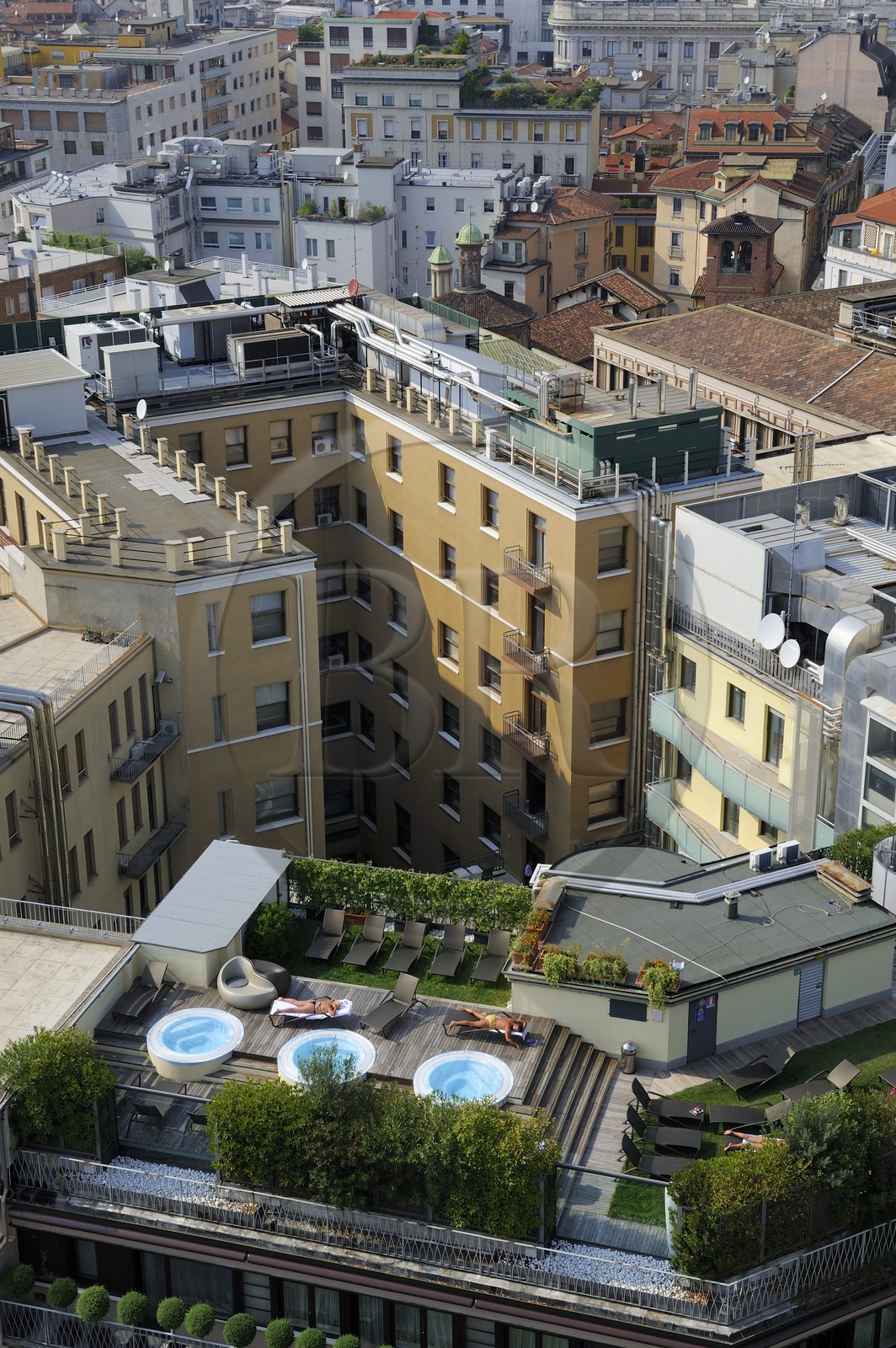 Italie, Lombardie, Milan, terrasse sur les toits d'une salle de sport et de fitness