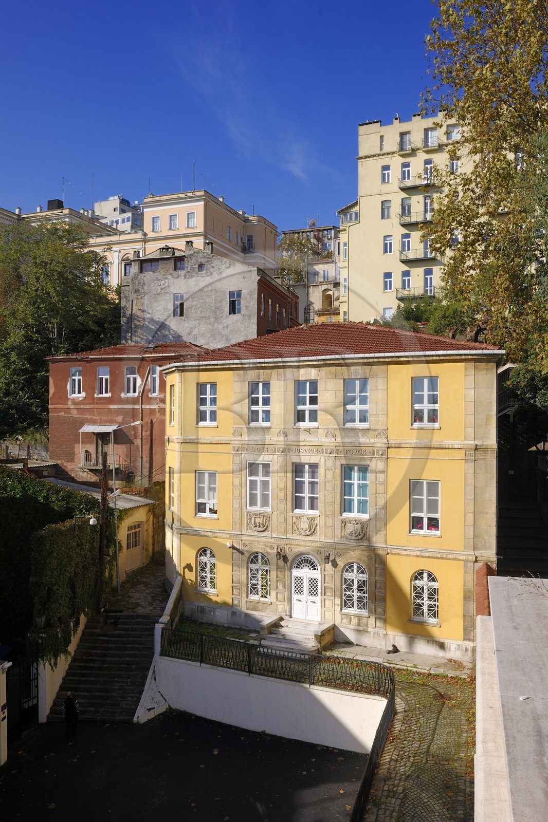Turquie, Istanbul, quartier de Beyoglu, école maternelle ancien Palais de Justice au coeur de l'ancien quartier de Pera Turquie, Istanbul, quartier de Beyoglu, école maternelle ancien Palais de Justice au coeur de l'ancien quartier de Pera