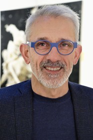 France, Paris (75), l'artiste peintre Philippe Cognée préparant son exposition à la galerie Templon