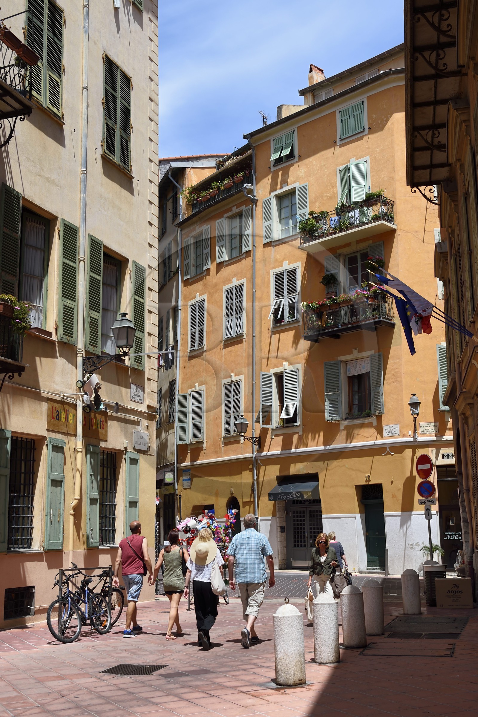 France, Alpes-Maritimes, Nice, old town, rue Jules Gilly