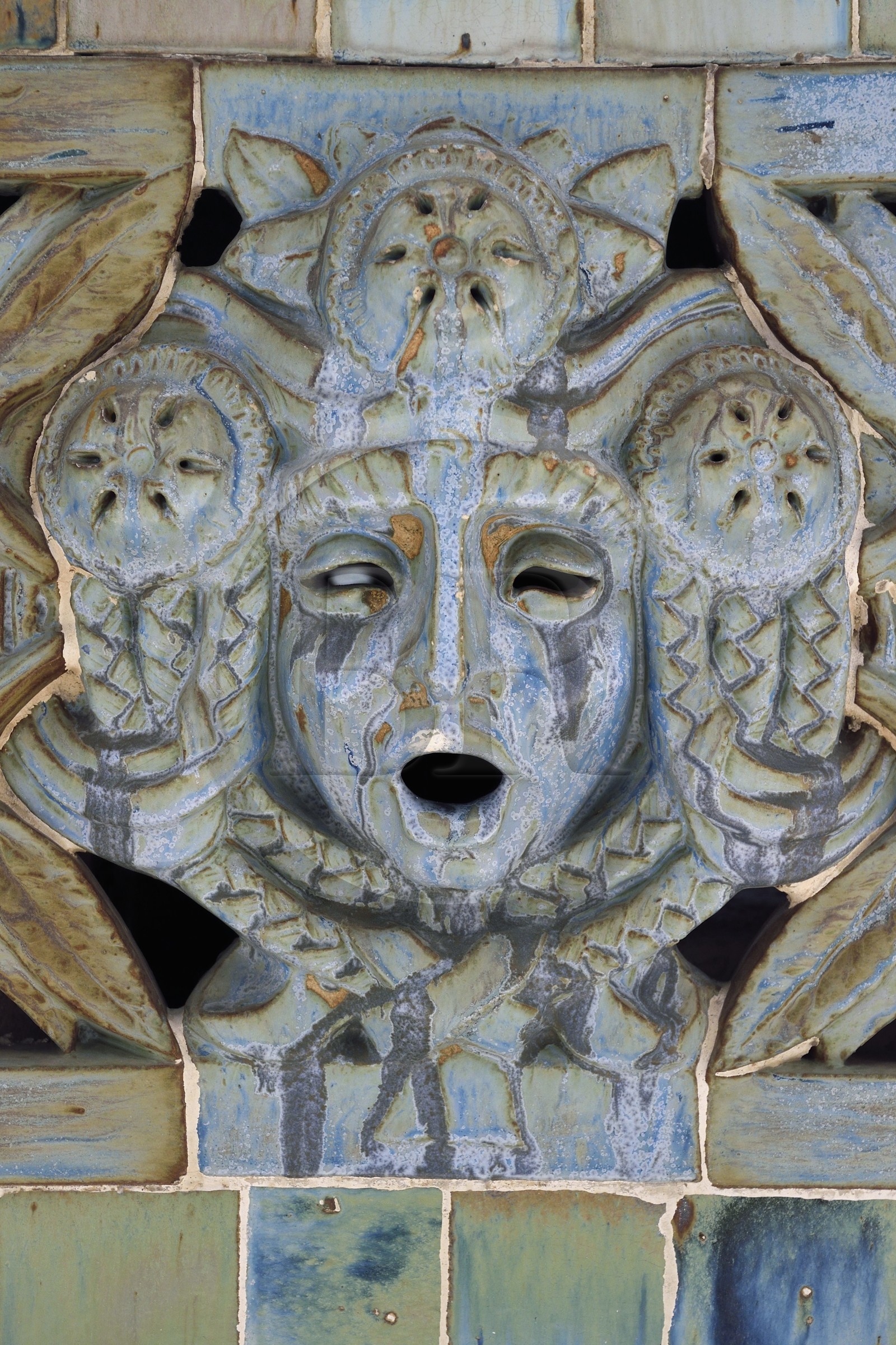 France, Meurthe-et-Moselle (54), Nancy, la piscine ronde de Nancy Thermal, motifs en grès émaillés