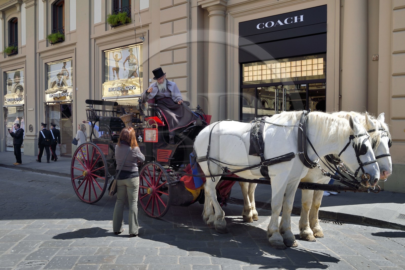 Italie, Toscane, Florence, centre historique classé Patrimoine Mondial de l'UNESCO, calèche sur la piazza della repubblica