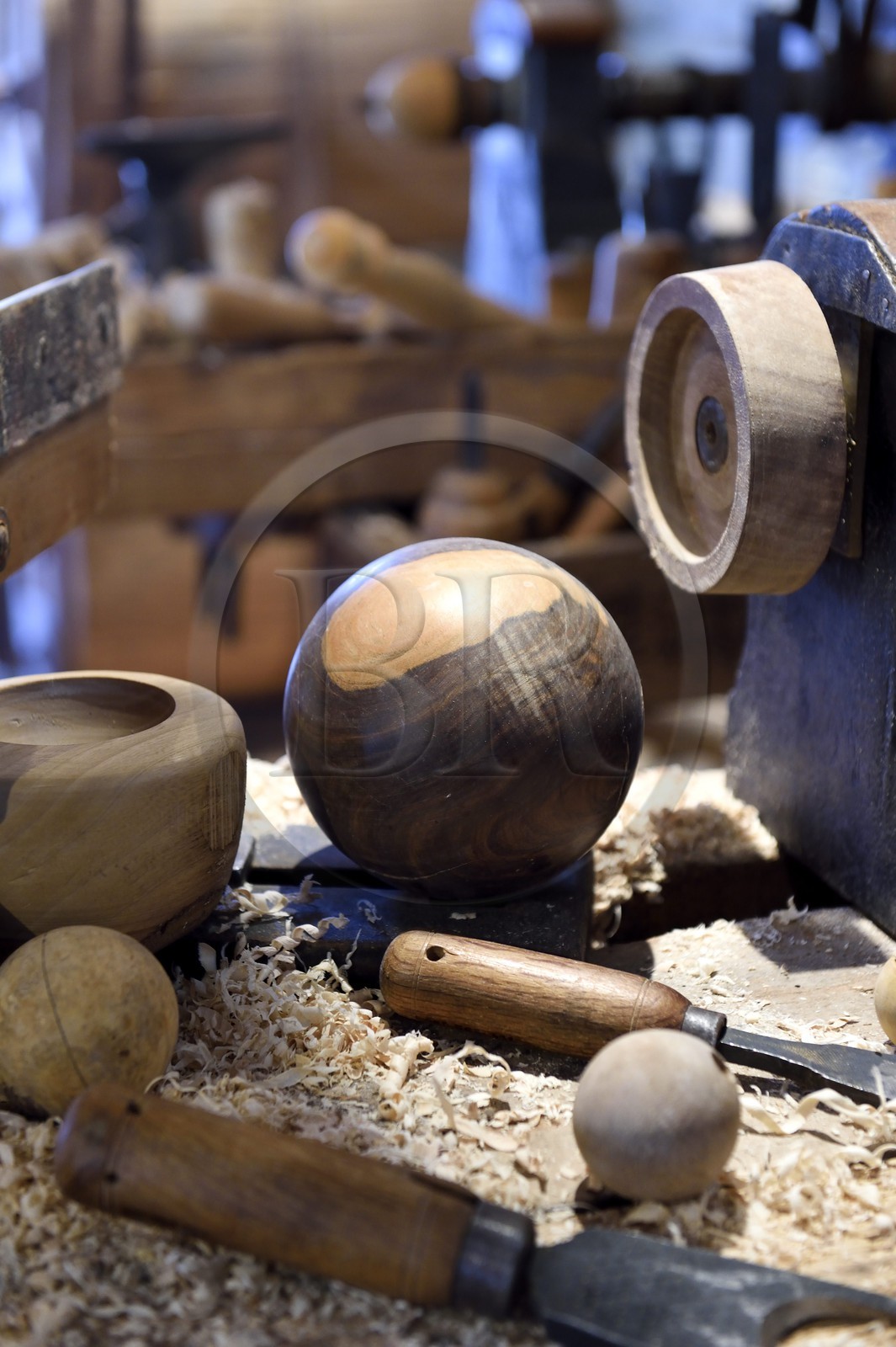 France, Var (83), Parc Naturel Régional du Verdon, village de Aiguines, Musée des tourneurs sur bois, boules cloutées en racine de buis ancêtres des boules de pétanque