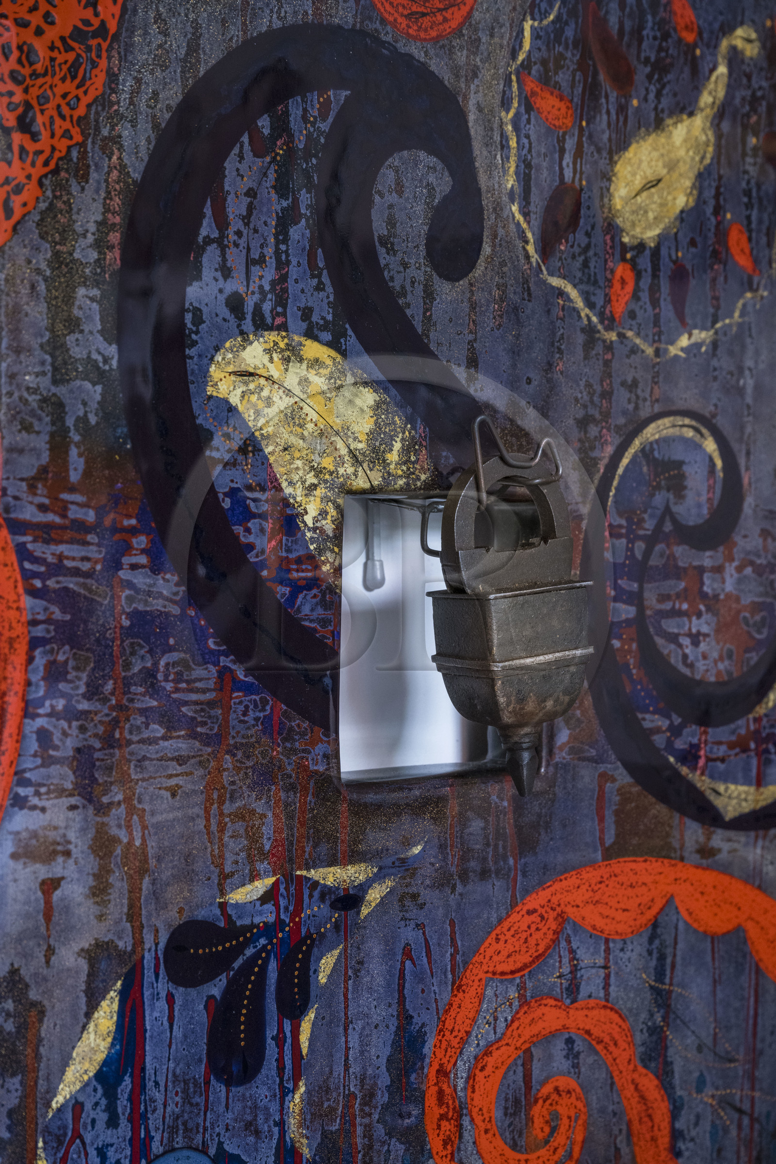 France, Hauts-de-Seine (92), Colombes, oeuvres de l'artiste et laqueur Isabelle Emmerique dans son atelier