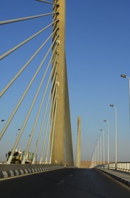 Egypte, Assouan, le pont à haubans rejoignant la rive ouest