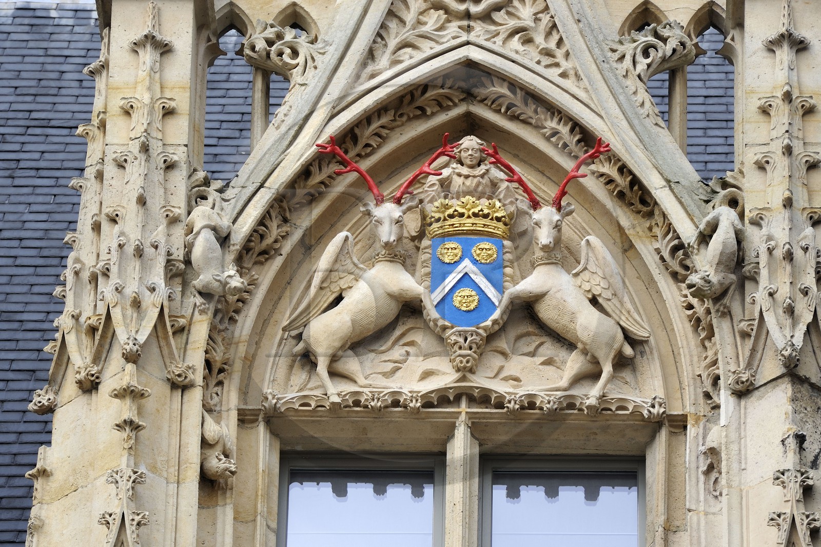 France, Seine-Maritime (76), Rouen, place de la Pucelle, Hôtel de Bourgtheroulde a été bati dans la première moitié du XVIe siècle par Guillaume Le Roux et présente les influences conjointes du gothique flamboyant et de la Renaissance
